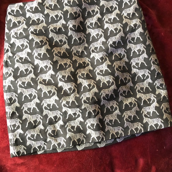 Women’s J. Crew Factory Zebra Skirt Size 0 EUC - Picture 2 of 3